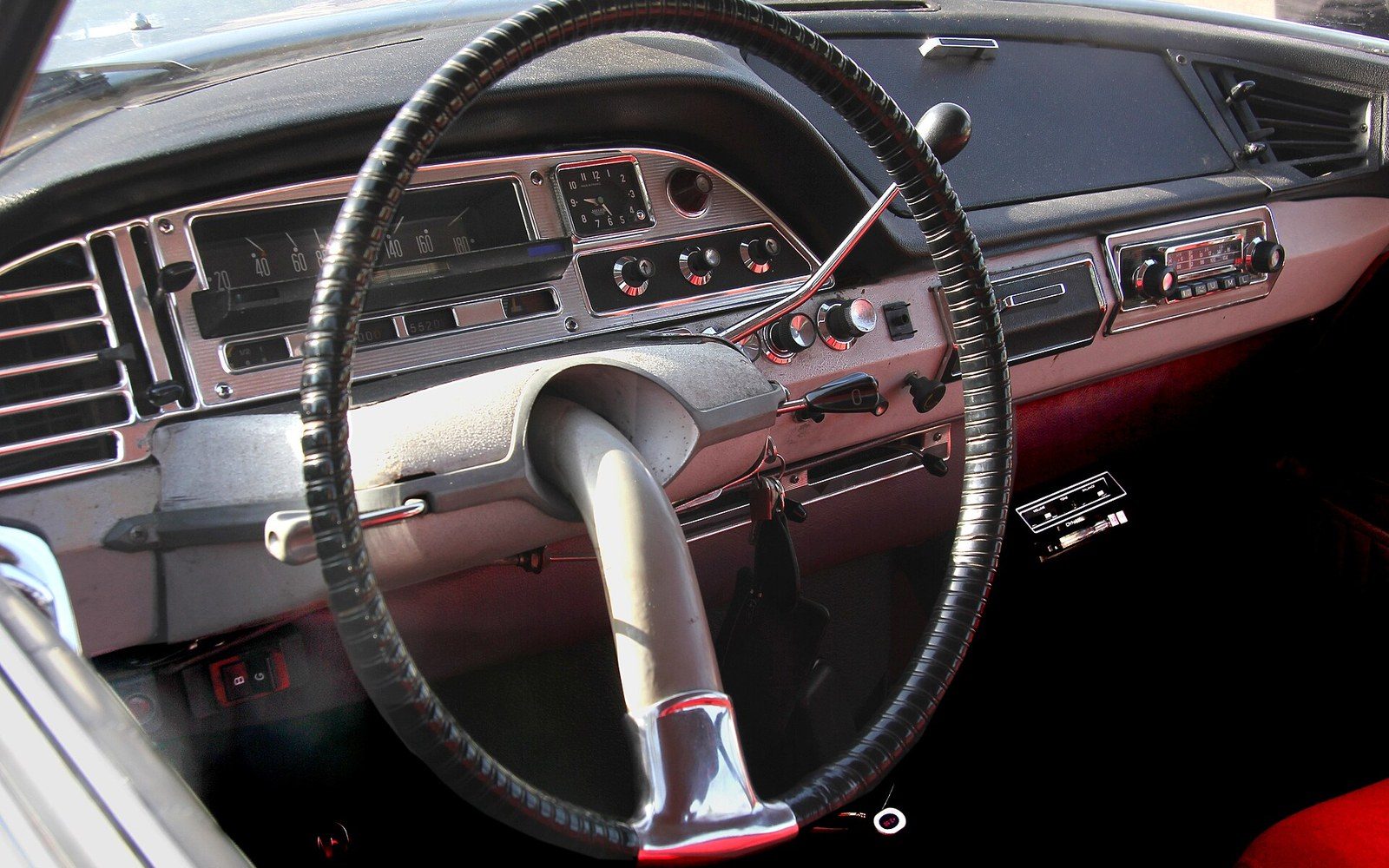 The steering wheel and dashboard of a Citroën DS.
